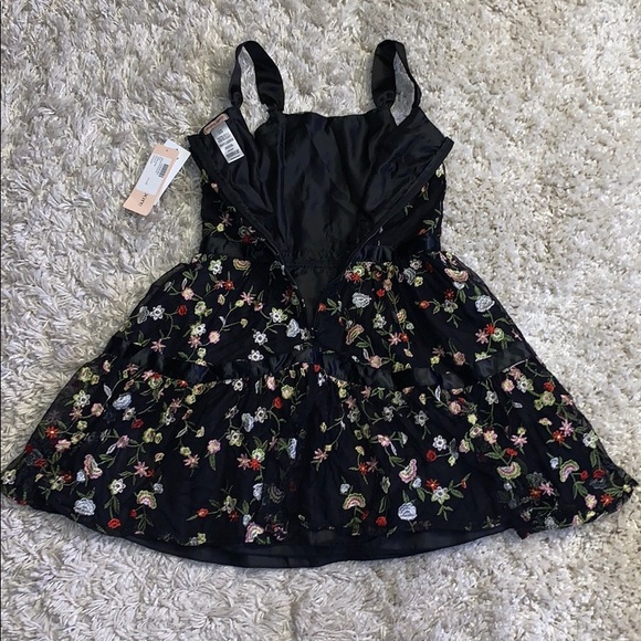 NWT Nanette Lepore Embroidered Mesh Dress Girls 14 - Picture 9 of 12